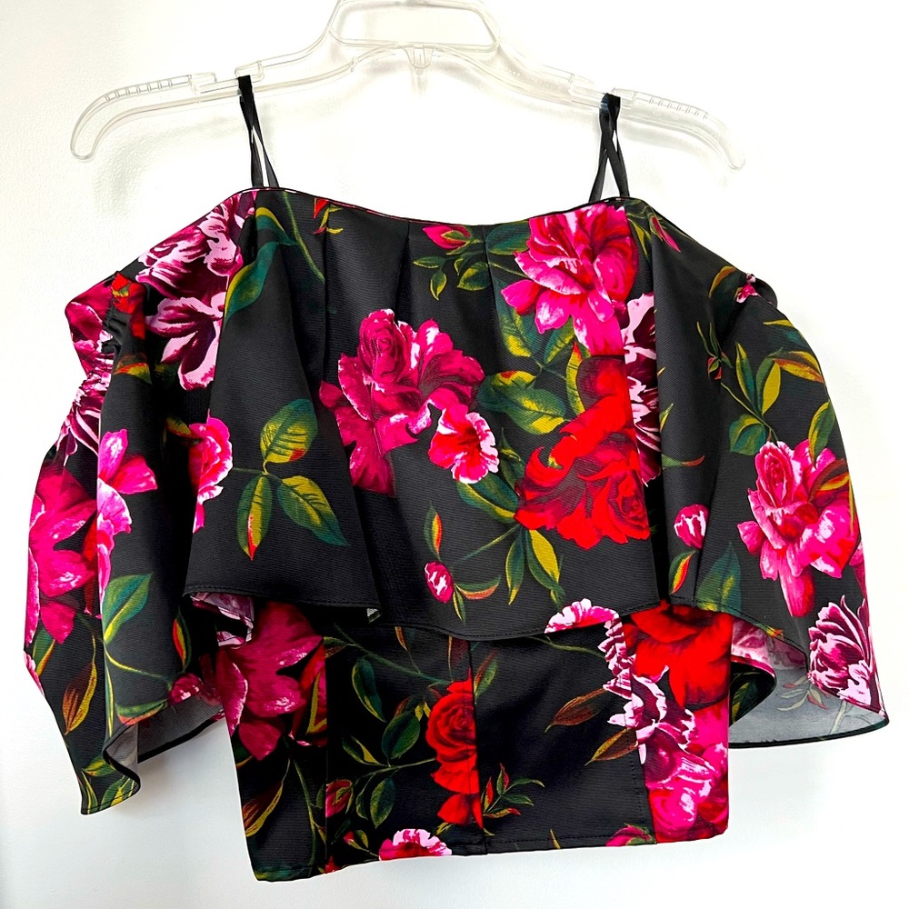 Never Worn! Gorgeous top! Perfect for Summer Nights ⭐️